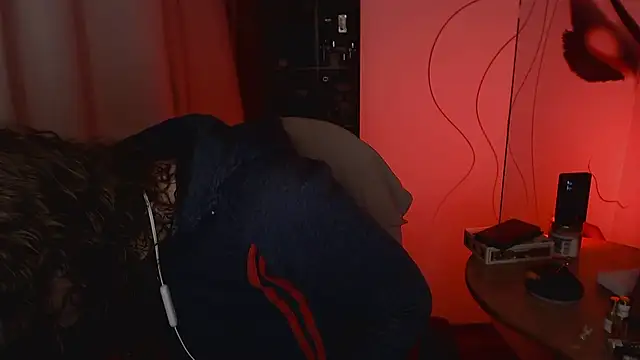 Snapshot of JohansonKatie chatting on January 14, 2025, 2:19 am JohansonKatie online show from January 14, 2025, 2:19 am