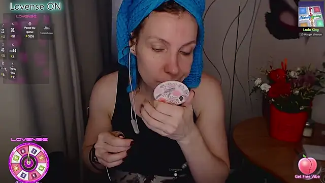 Snapshot of JohansonKatie chatting on February 19, 2025, 6:55 am JohansonKatie online show from February 19, 2025, 6:55 am