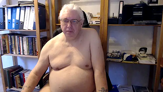 SchwanzhureXXL online show from February 3, 2026, 7:46 am