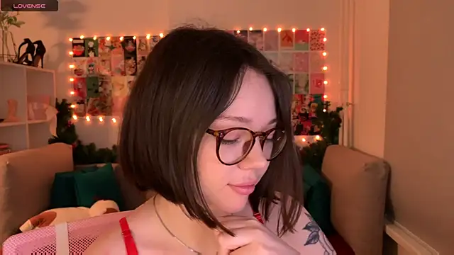 MilenaSaint online show from December 14, 2024, 2:34 am