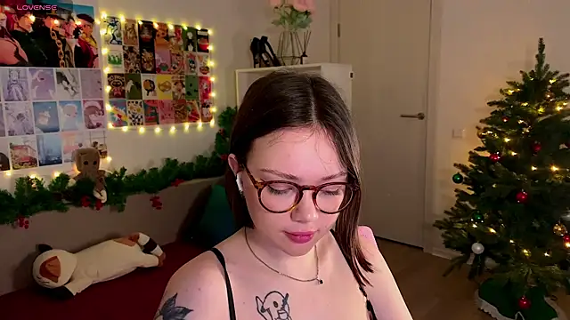 MilenaSaint online show from December 19, 2024, 2:34 am