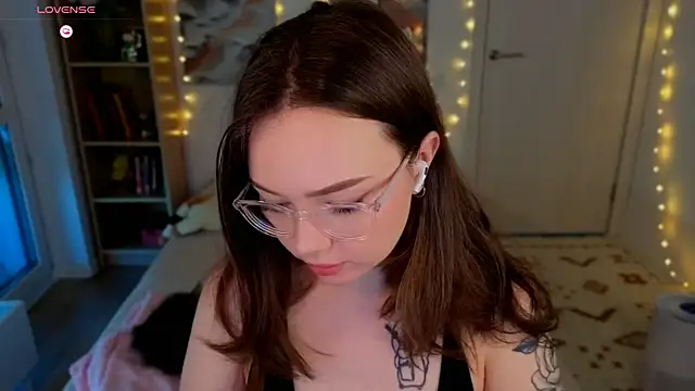 Snapshot of MilenaSaint chatting on July 17, 2026, 3:35 am MilenaSaint online show from July 17, 2026, 3:35 am