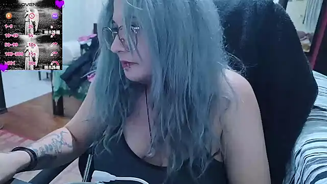 ElfGrey online show from September 22, 2025, 4:47 am