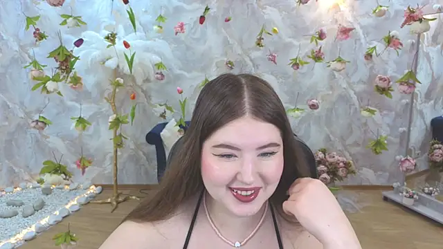 NicoleFoxery online show from May 7, 2026, 3:23 am
