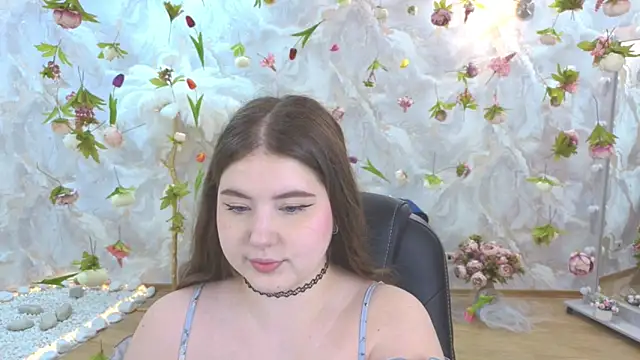 Snapshot of NicoleFoxery chatting on May 17, 2026, 6:26 pm NicoleFoxery online show from May 17, 2026, 6:26 pm