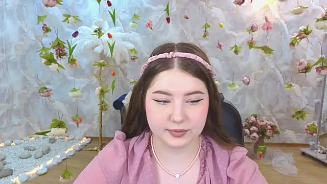 Snapshot of NicoleFoxery chatting on June 9, 2026, 3:40 am NicoleFoxery online show from June 9, 2026, 3:40 am