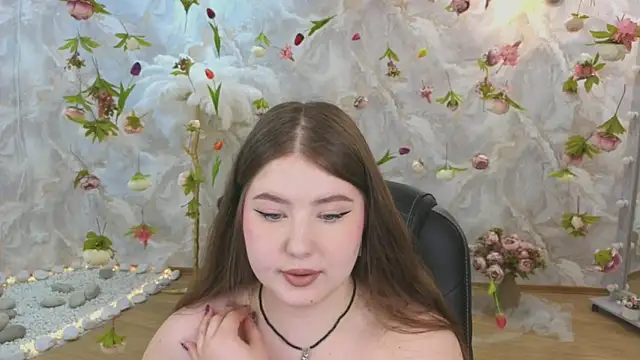 Snapshot of NicoleFoxery chatting on June 19, 2026, 6:45 pm NicoleFoxery online show from June 19, 2026, 6:45 pm