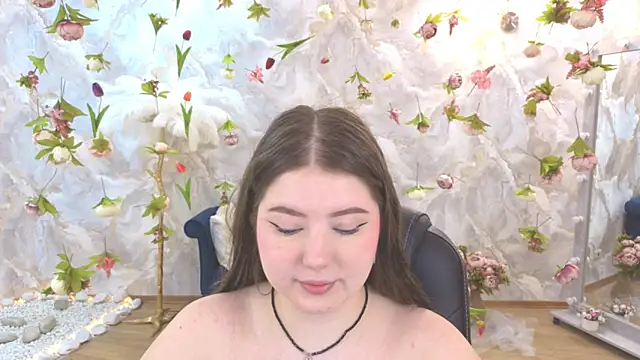 Snapshot of NicoleFoxery chatting on June 21, 2026, 6:21 pm NicoleFoxery online show from June 21, 2026, 6:21 pm