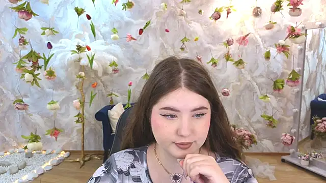 NicoleFoxery online show from June 27, 2026, 6:24 pm