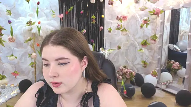 NicoleFoxery online show from July 16, 2026, 6:25 pm