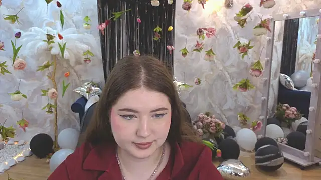 NicoleFoxery online show from July 24, 2026, 6:28 pm