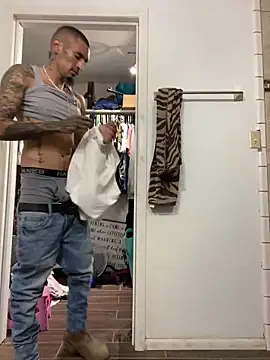 Prettyboiflaco online show from December 7, 2024, 9:22 pm