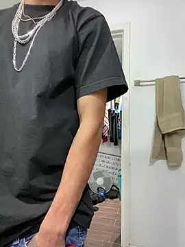 Prettyboiflaco online show from December 14, 2024, 11:45 pm