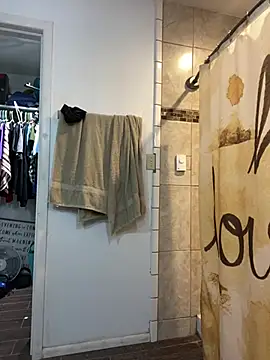 Prettyboiflaco online show from December 16, 2024, 4:02 am