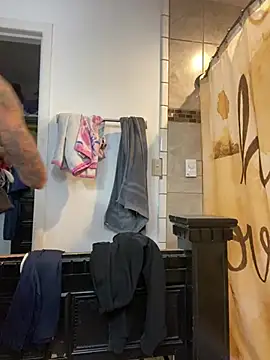 Prettyboiflaco online show from February 1, 2025, 9:11 am