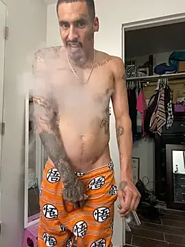 Prettyboiflaco online show from February 18, 2025, 3:21 pm