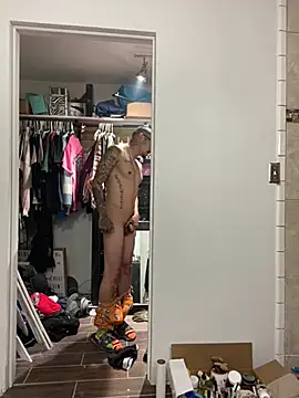 Prettyboiflaco online show from February 20, 2025, 8:17 am