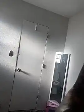 Prettyboiflaco online show from February 22, 2025, 3:03 pm