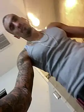 Prettyboiflaco online show from March 9, 2025, 7:45 am