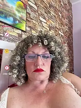 Hot Azaleea online show from June 17, 2026, 6:49 am