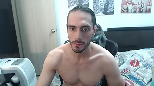 Snapshot of samuelgarcia_ chatting on December 24, 2024, 7:06 am samuelgarcia  online show from December 24, 2024, 7:06 am