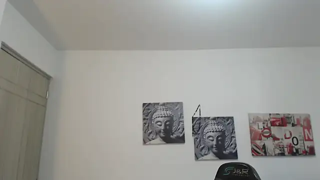 Snapshot of samuelgarcia_ chatting on January 1, 2025, 3:03 pm samuelgarcia  online show from January 1, 2025, 3:03 pm