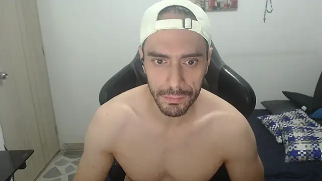 Snapshot of samuelgarcia_ chatting on October 12, 2025, 11:09 am samuelgarcia  online show from October 12, 2025, 11:09 am