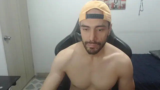 Snapshot of samuelgarcia_ chatting on April 19, 2026, 8:35 am samuelgarcia online show from April 19, 2026, 8:35 am