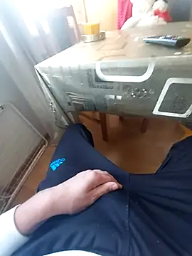 MlodyDres online show from September 16, 2025, 6:36 am