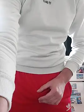 MlodyDres online show from October 12, 2025, 8:35 am