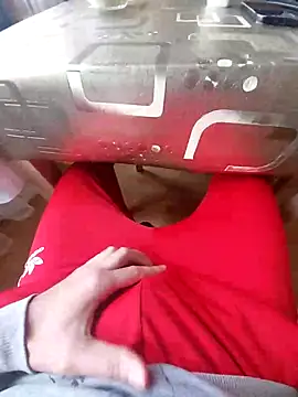 MlodyDres online show from October 15, 2025, 6:46 am