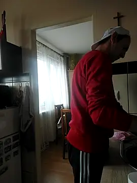 MlodyDres online show from October 17, 2025, 6:49 am