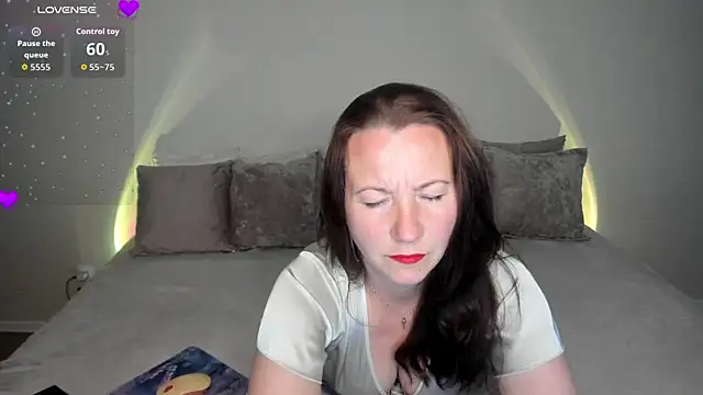 Snapshot of AliceeShy chatting on July 25, 2026, 2:42 am AliceeShy online show from July 25, 2026, 2:42 am