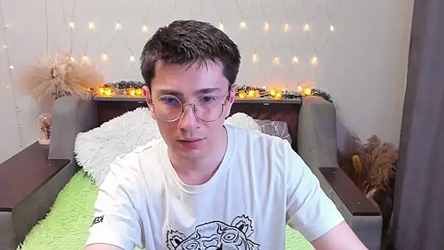 Yumi steve online show from March 15, 2025, 12:25 am