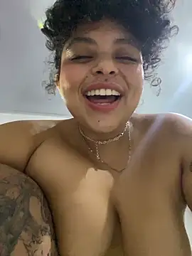 Snapshot of PrincessLauren420 chatting on October 22, 2025, 2:23 am PrincessLauren420 online show from October 22, 2025, 2:23 am