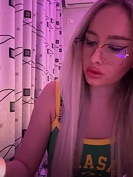 mollyxxx online show from December 12, 2024, 3:43 am