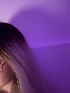 mollyxxx online show from February 5, 2026, 1:43 am