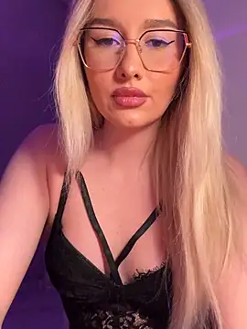 mollyxxx online show from April 28, 2026, 1:48 am
