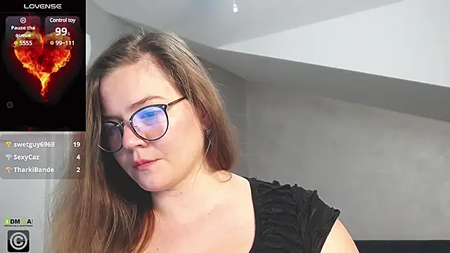 KellyKleine online show from February 26, 2025, 8:15 am