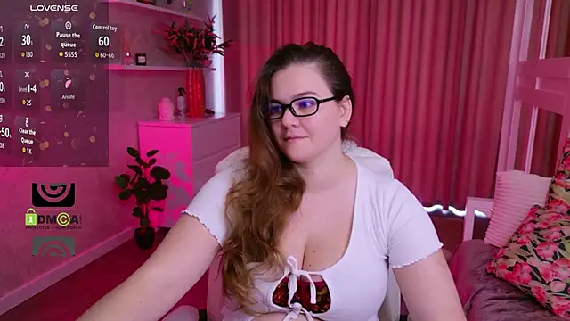 KellyKleine online show from June 18, 2026, 6:46 am