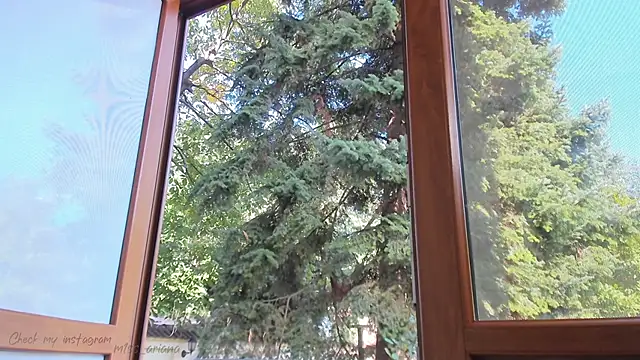 Snapshot of Miss_Ariana_ chatting on September 14, 2025, 7:18 am Miss Ariana  online show from September 14, 2025, 7:18 am