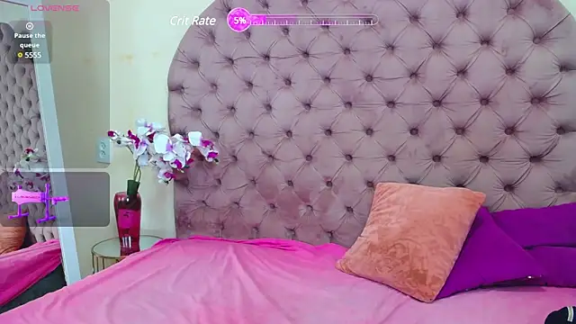 Snapshot of Leslie_passion chatting on February 22, 2025, 1:35 pm Leslie passion online show from February 22, 2025, 1:35 pm