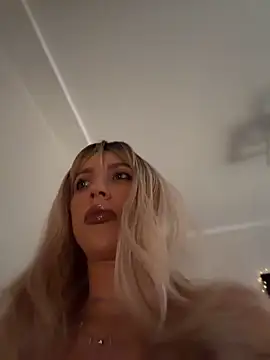 RockQueen A online show from June 22, 2026, 4:09 am