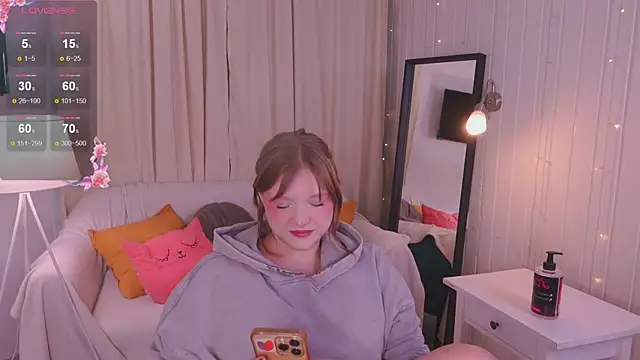 Snapshot of Crazy_Wine chatting on March 5, 2026, 9:44 pm Crazy Wine online show from March 5, 2026, 9:44 pm