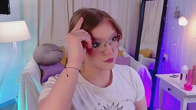 Snapshot of Crazy_Wine chatting on March 17, 2026, 10:35 pm Crazy Wine online show from March 17, 2026, 10:35 pm