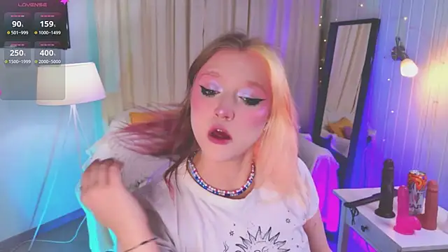 Snapshot of Crazy_Wine chatting on March 18, 2026, 10:57 pm Crazy Wine online show from March 18, 2026, 10:57 pm