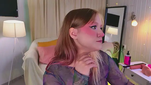 Snapshot of Crazy_Wine chatting on March 27, 2026, 10:20 pm Crazy Wine online show from March 27, 2026, 10:20 pm