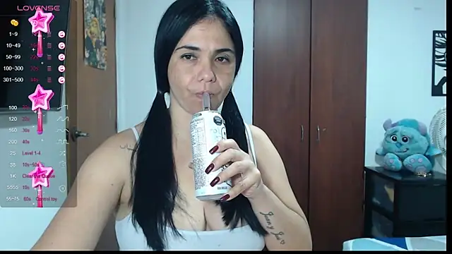 Snapshot of selena_ferri chatting on January 3, 2025, 3:16 am selena ferri online show from January 3, 2025, 3:16 am