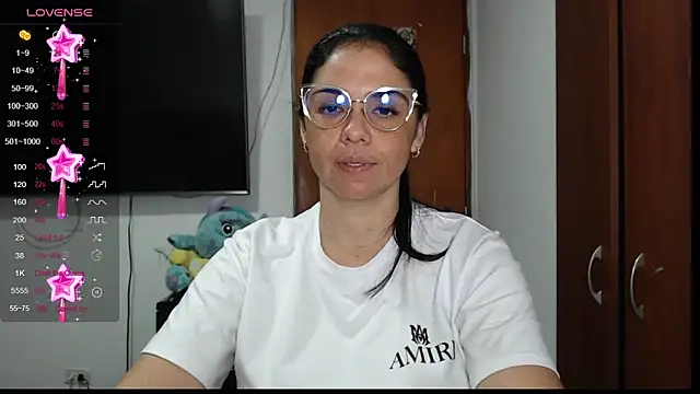 Snapshot of selena_ferri chatting on February 12, 2025, 3:18 am selena ferri online show from February 12, 2025, 3:18 am