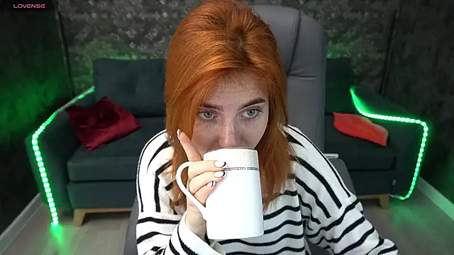 EmilyFoxxi online show from December 31, 2024, 6:16 am
